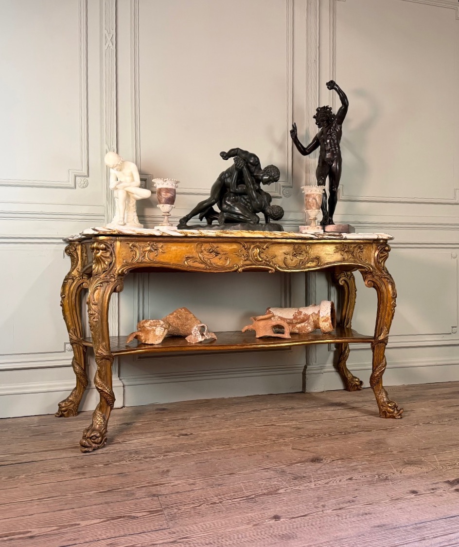 Console en bois doré, quatre pieds garnis de monstres marins, marbre brèche violette, vers 1900-photo-6