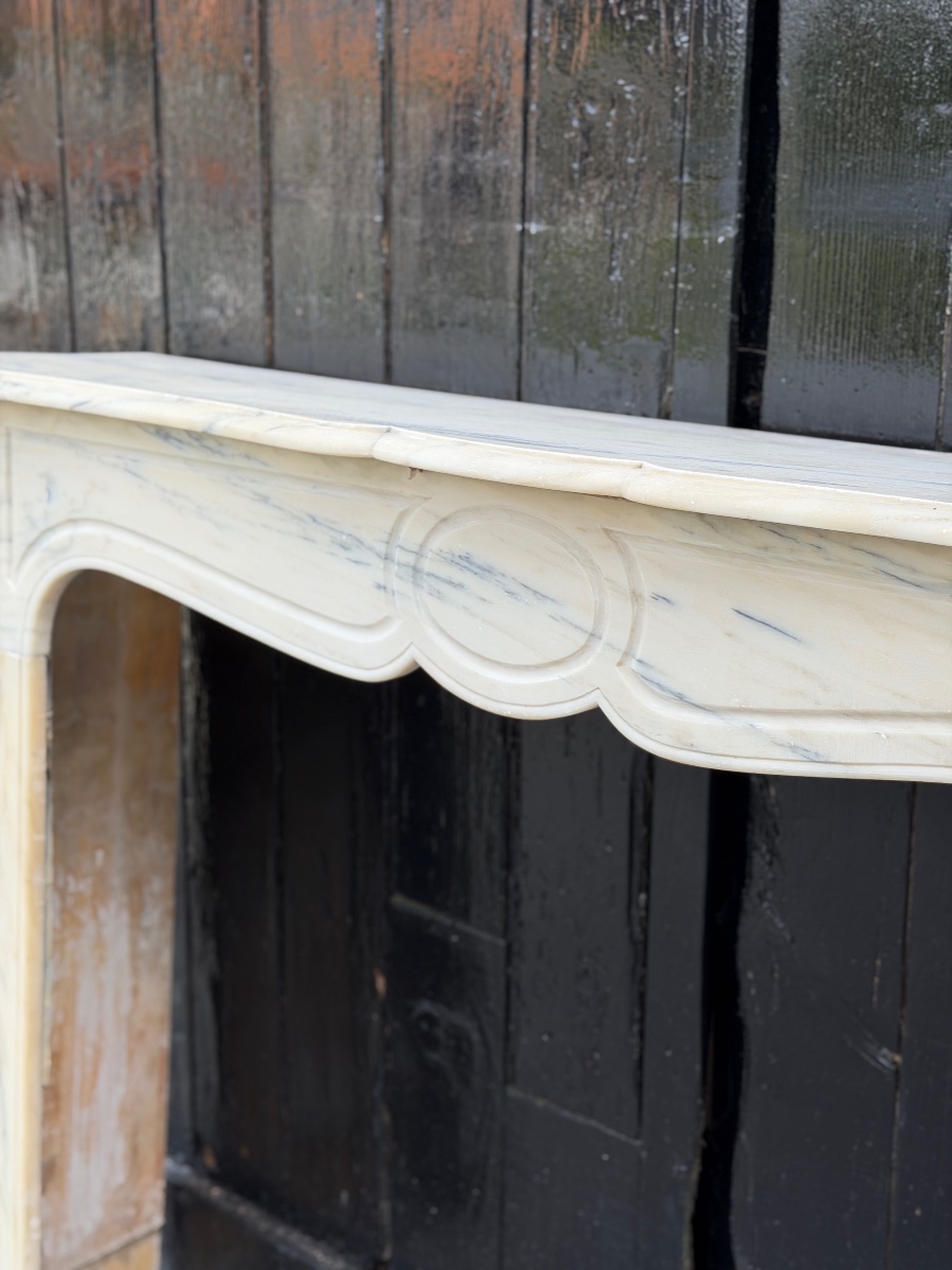 Pompadour-style Fireplace In Pale Yellow Marble, Circa 1900-photo-3