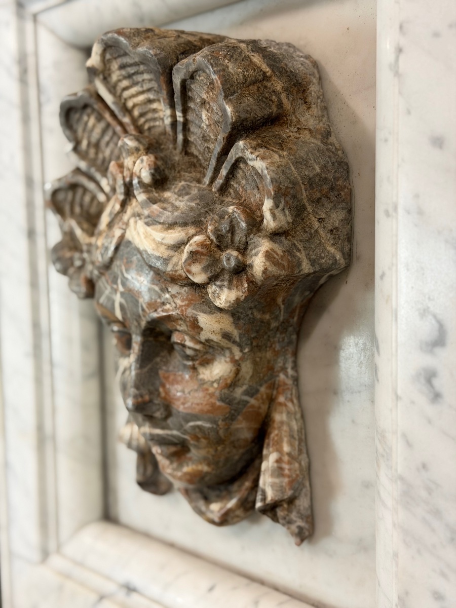 Mascaron féminin en marbre gris des Ardennes d’époque Régence,  XVIIIème siècle -photo-2