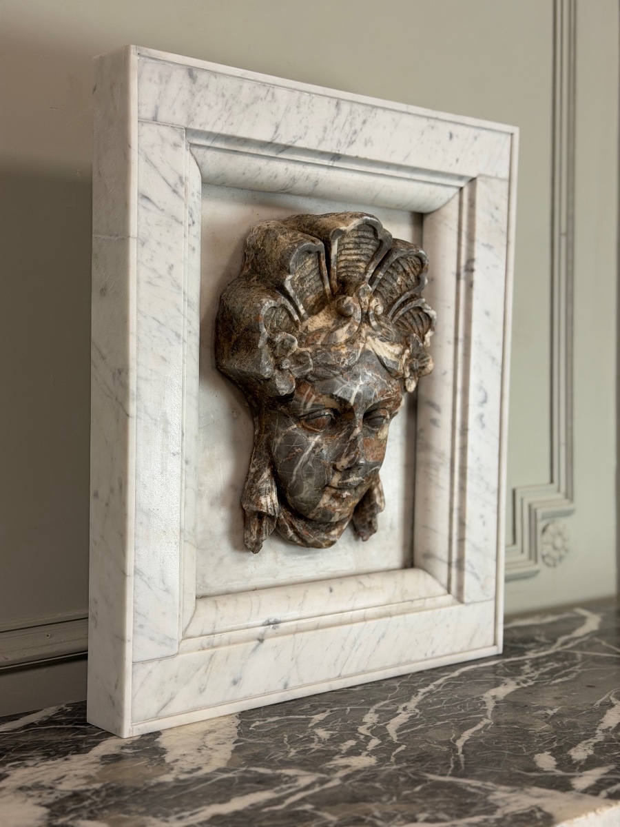 Mascaron féminin en marbre gris des Ardennes d’époque Régence,  XVIIIème siècle -photo-8