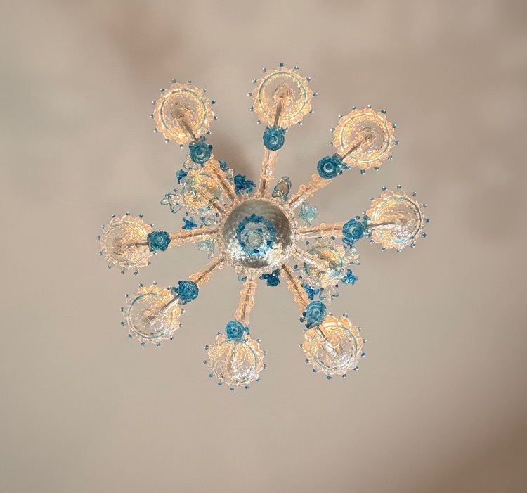 Lustre vénitien en verre de Murano incolore et bleu, 8 bras de lumière, vers 1920 -photo-3
