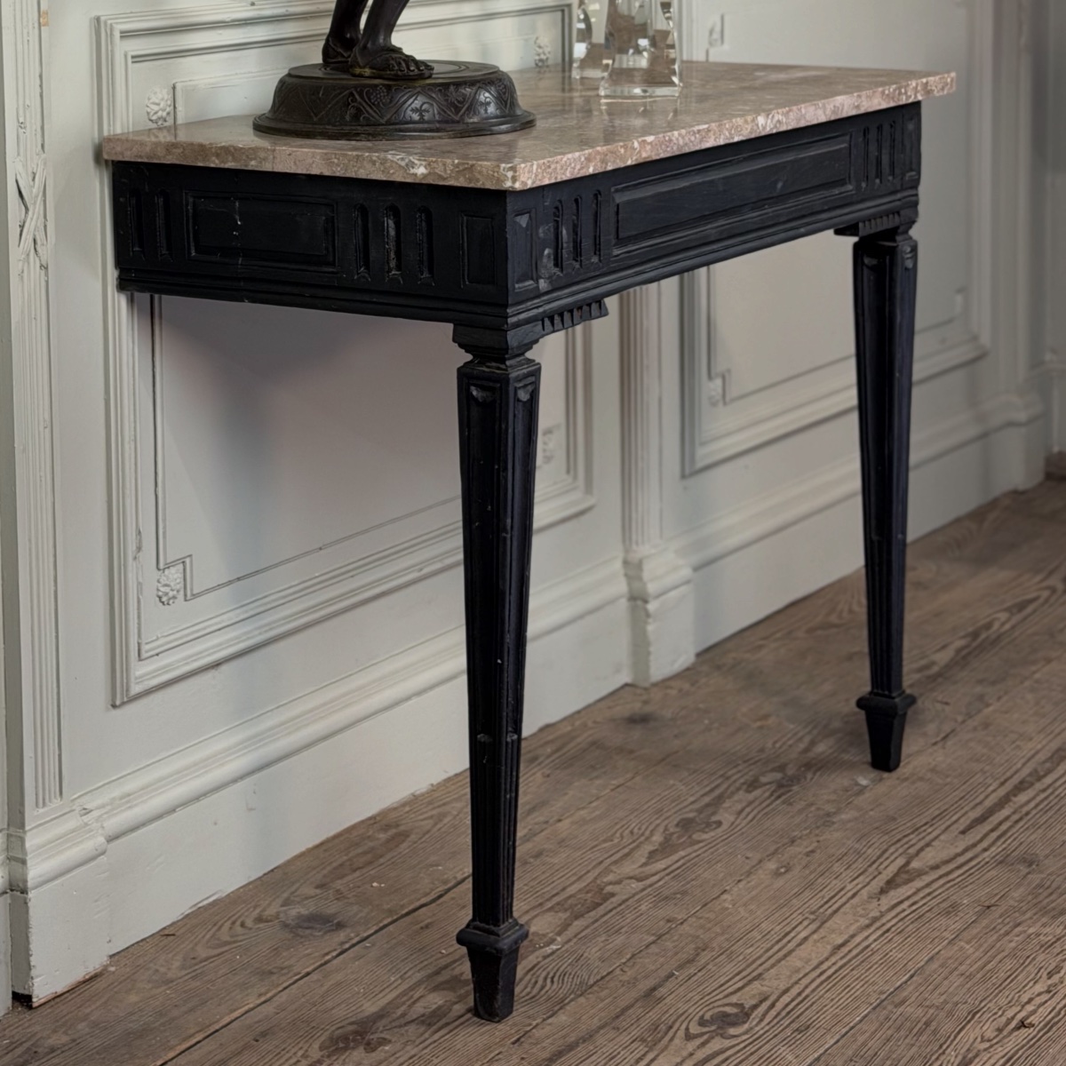 Console Louis XVI en chêne patiné noir, fin XVIIIème siècle-photo-4