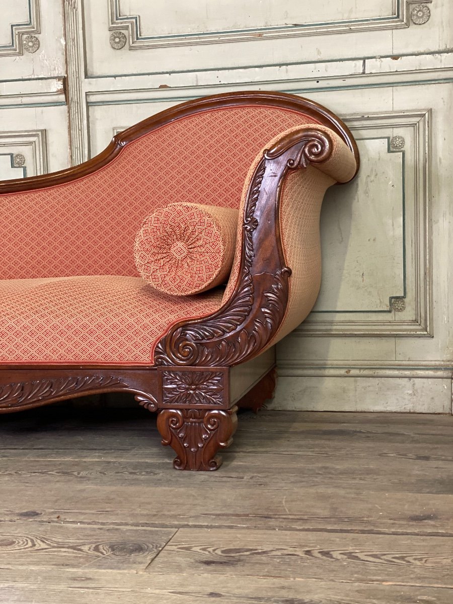 Pair Of Carved And Veneered Mahogany Daybeds, 19th Century -photo-2