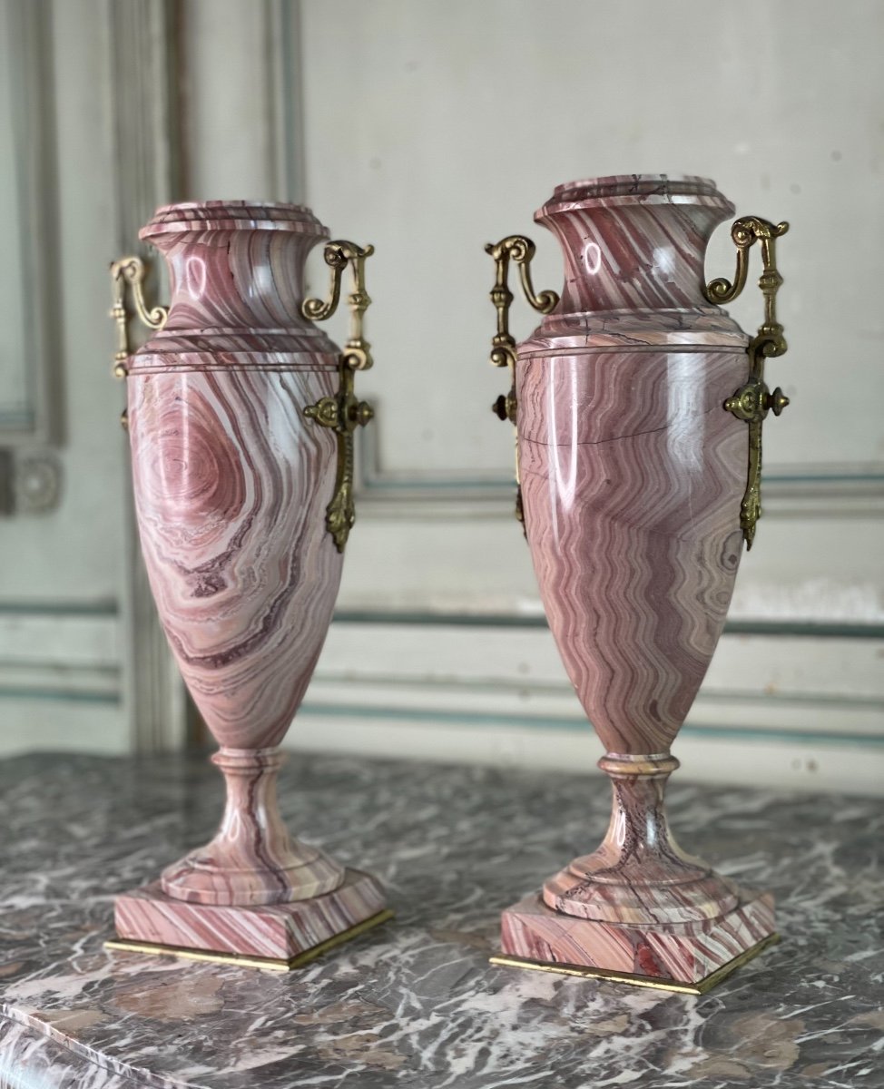 Paire D’urnes En Marbre Rose Et Bronzes Dorés-photo-3