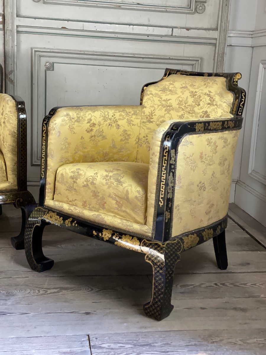 Set Of Two Armchairs, A Sofa And Two Poufs In Lacquered Wood With Golden Chinese Decorations-photo-1