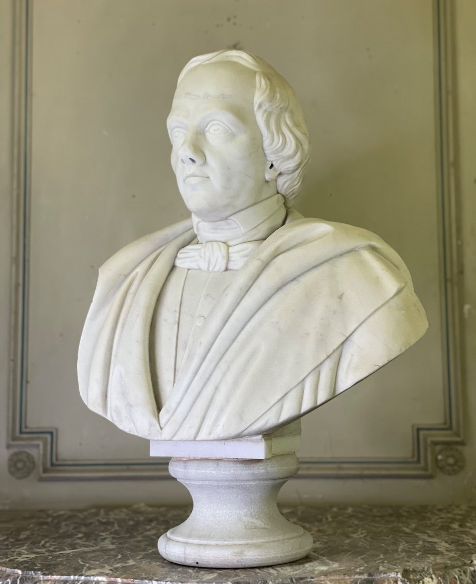 Bust In Carrara Marble Early XIXth Century