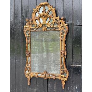 Large Louis XV Pareclosed Mirror In Carved And Gilded Wood, France 18th Century