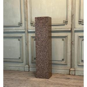 Socle en granit rose, vers 1940