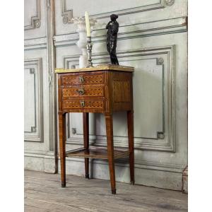 Table d’appoint ou chiffonnière Louis XVI en bois de plaquage, galerie de laiton, fin du XVIIIè