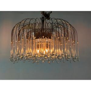 Paire de grands lustres garnis de gouttes en verre, structures métal chromé, Italie vers 1960