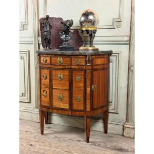 Commode Demi-lune Louis XVI en placage de bois fruitiers, France XVIIIéme siècle 