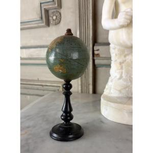Globe terrestre miniature, Vivien de Saint-Martin, Hachette&Cie, vers 1890