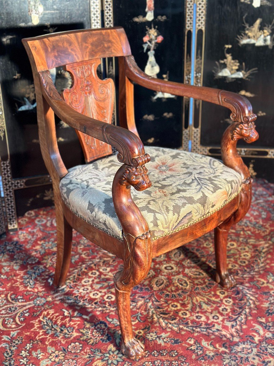 Walnut Armchairs With Lions Claw Feet Late Nineteenth-photo-3
