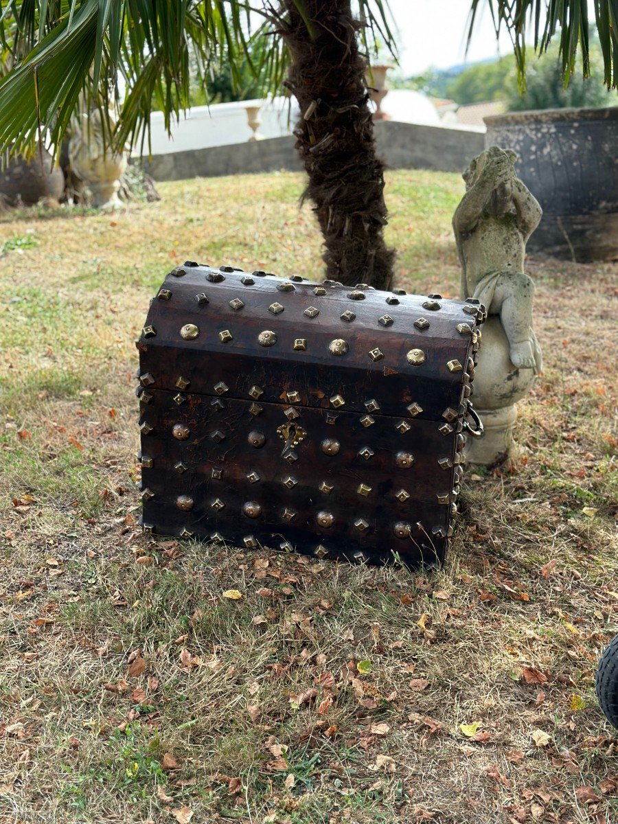 Large Leather Trunk, Spain, 17th Century-photo-4