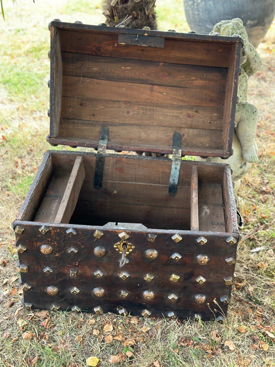 Large Leather Trunk, Spain, 17th Century-photo-4