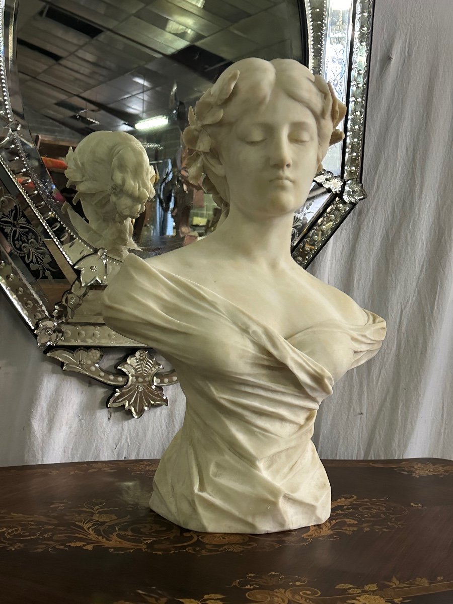 Bust Of Woman In Carrara Marble 19th Century 