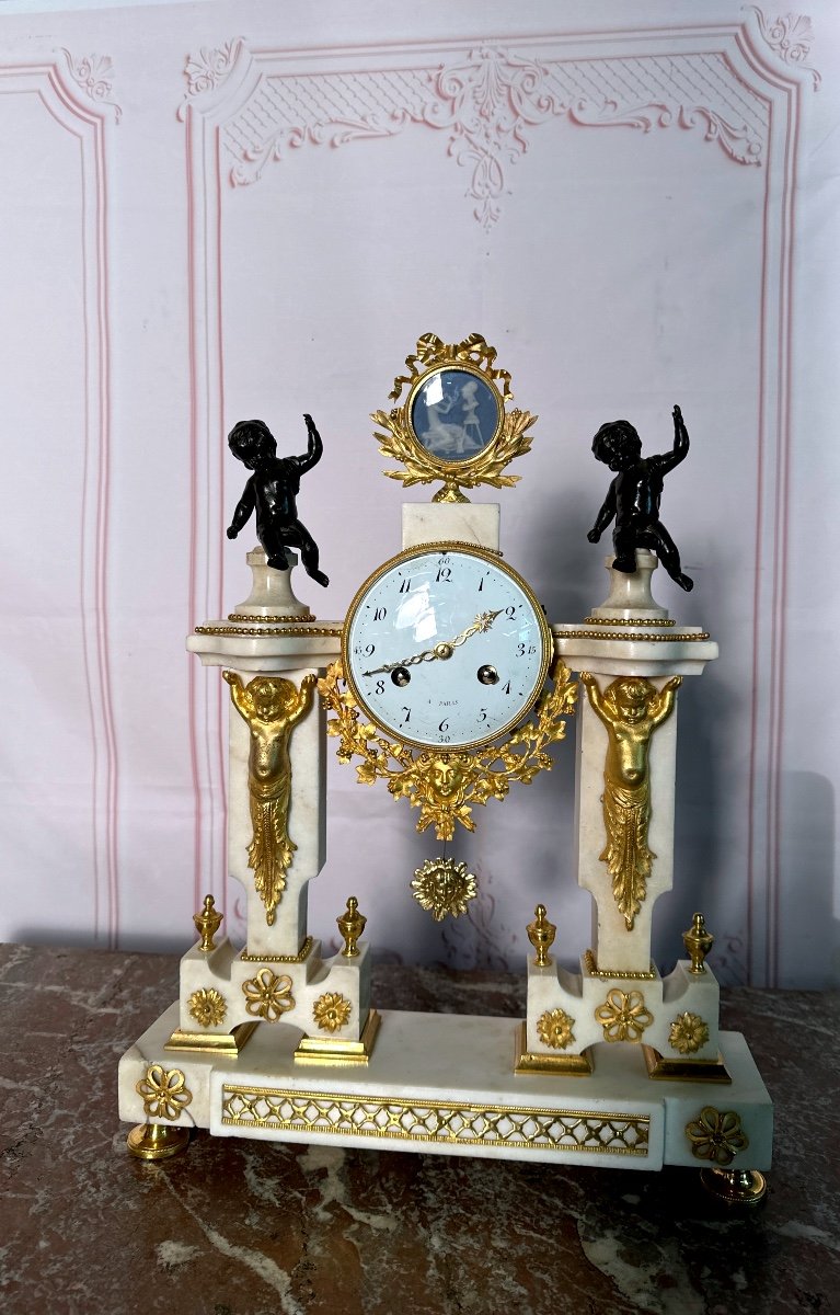 Pendule Portique époque Louis XVI