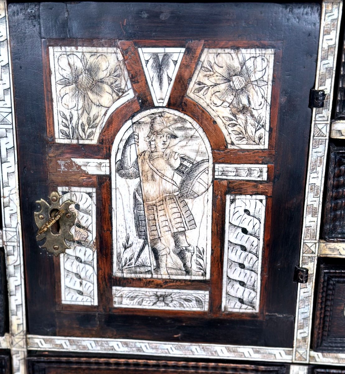 17th Century Ivory Travel Cabinet-photo-4