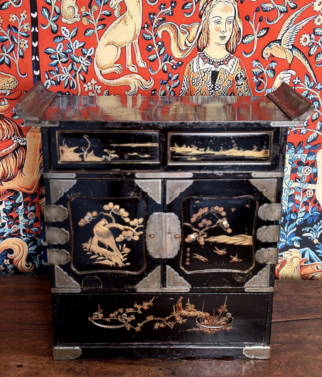  CABINET  ANCIEN EN LAQUE COROMANDEL  