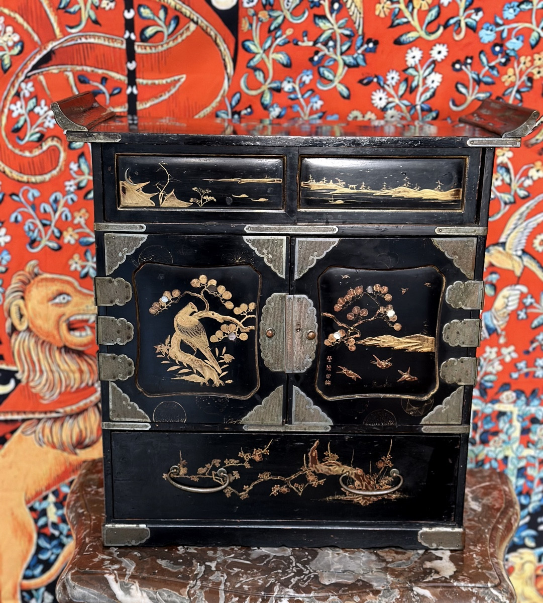 Antique Chinese Cabinet In Black And Gold Lacquer