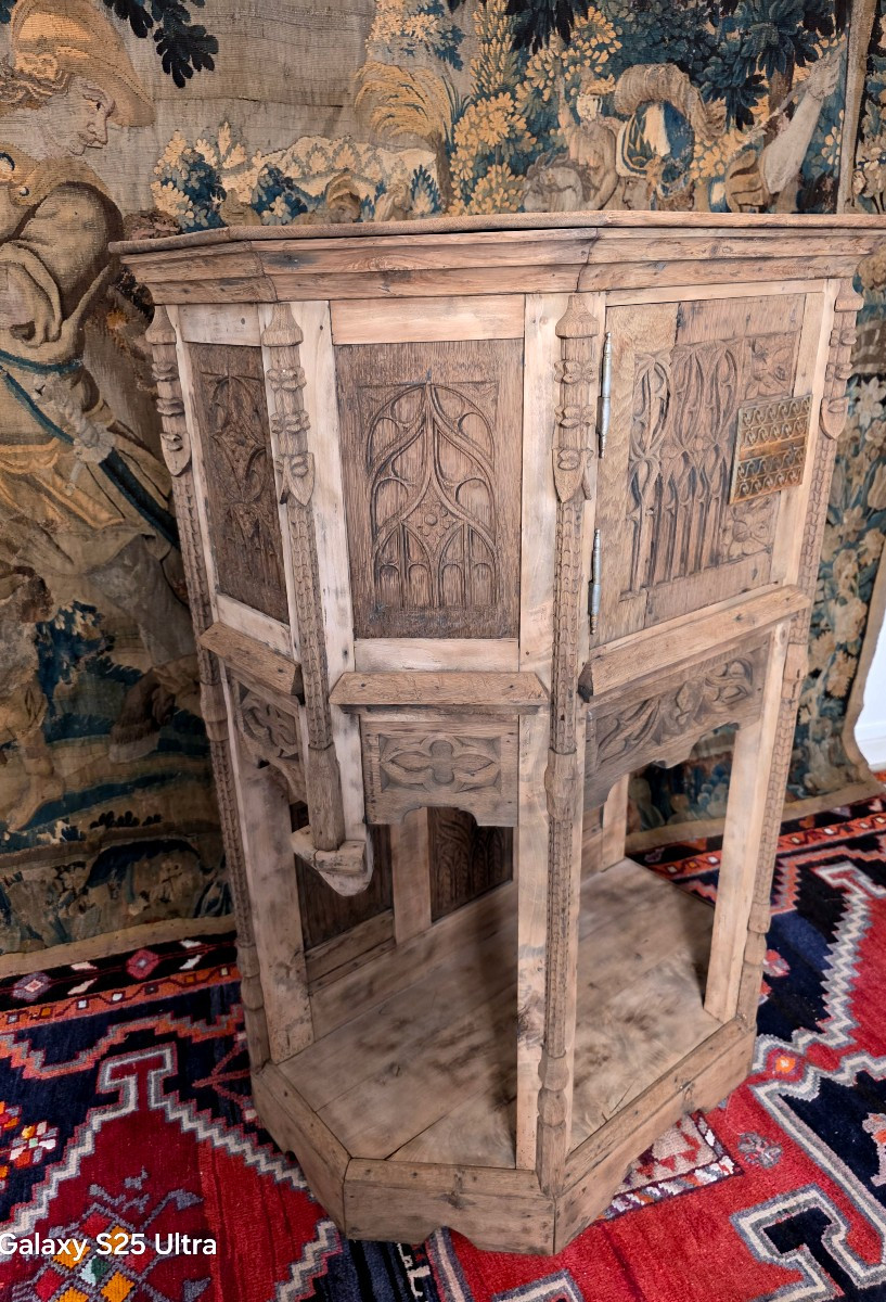 Gothic Dresser -photo-1