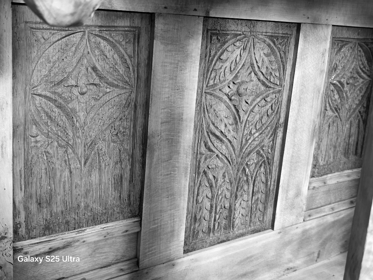 Gothic Dresser -photo-4