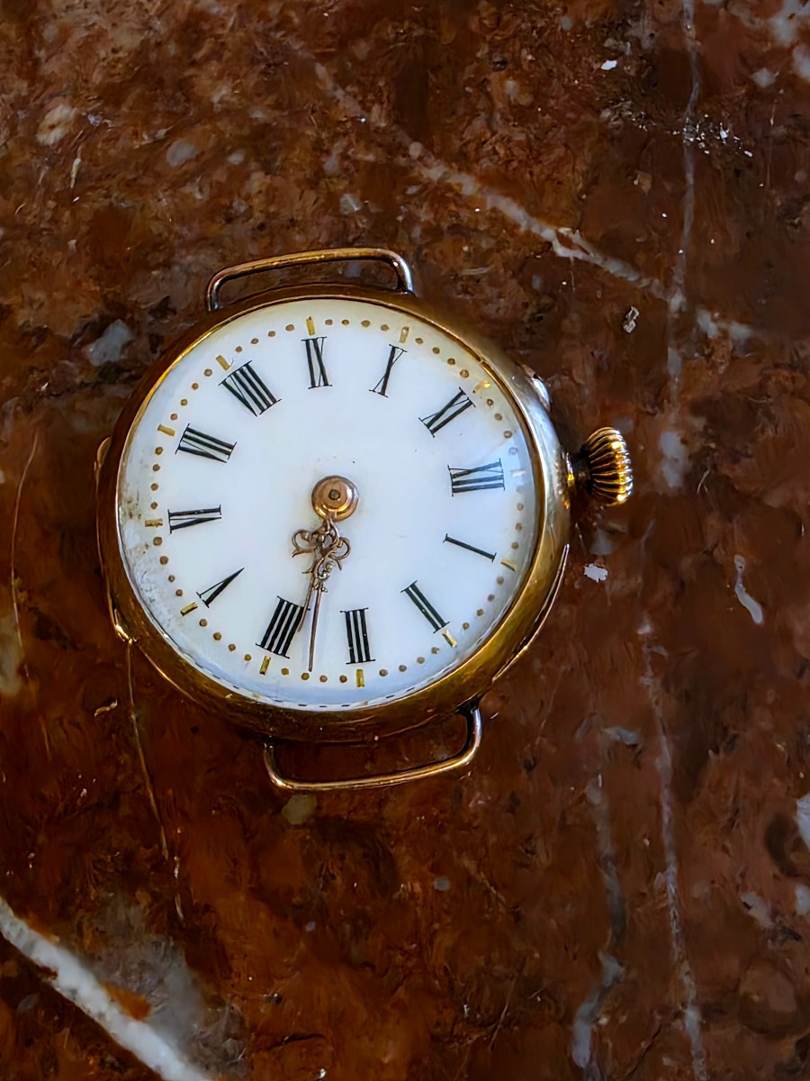 Montre de col en or -photo-1