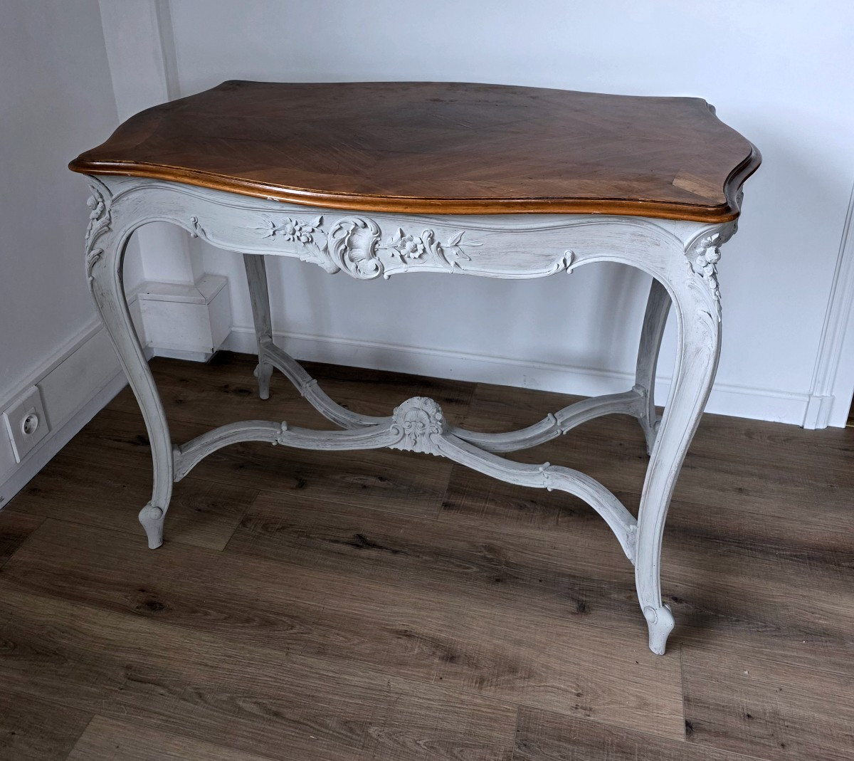  Louis XV Rocaille Style Carved Walnut Center Table-photo-3