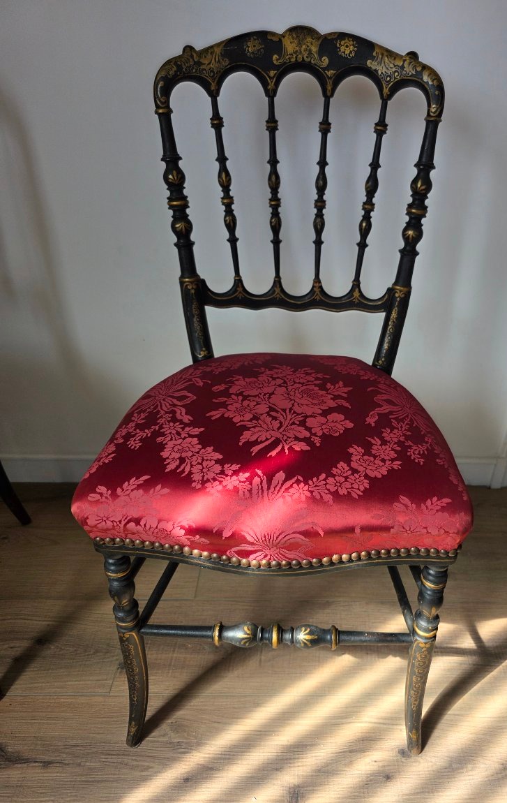 Série  de cinq  chaises Napoléon III, bois laqué noir et dorée -photo-1