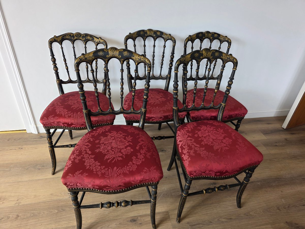 Série  de cinq  chaises Napoléon III, bois laqué noir et dorée -photo-2