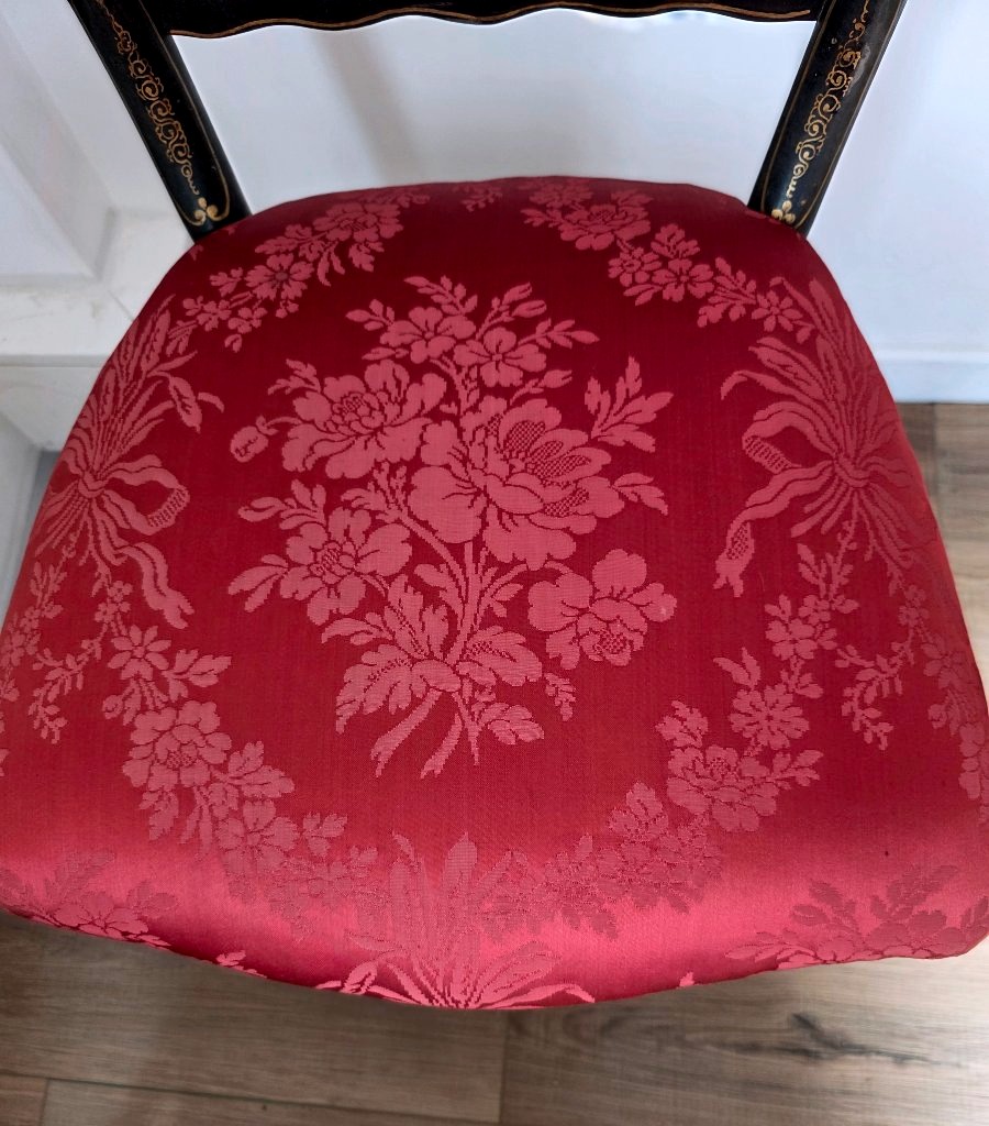 Série  de cinq  chaises Napoléon III, bois laqué noir et dorée -photo-3