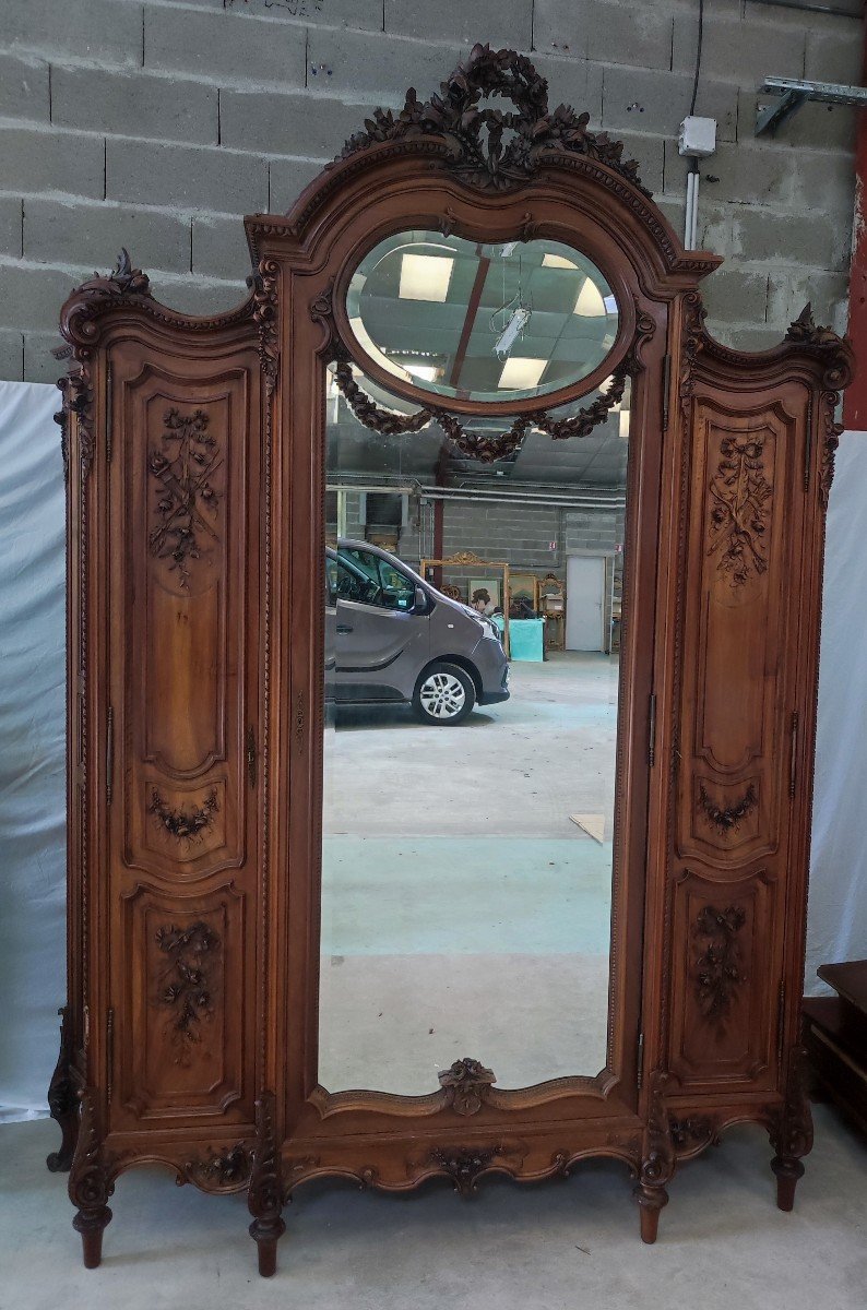 Louis XV Rocaille Style Bedroom