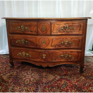 Commode Louis XV Galbée En Noyer  Du 18 Eme Siècle