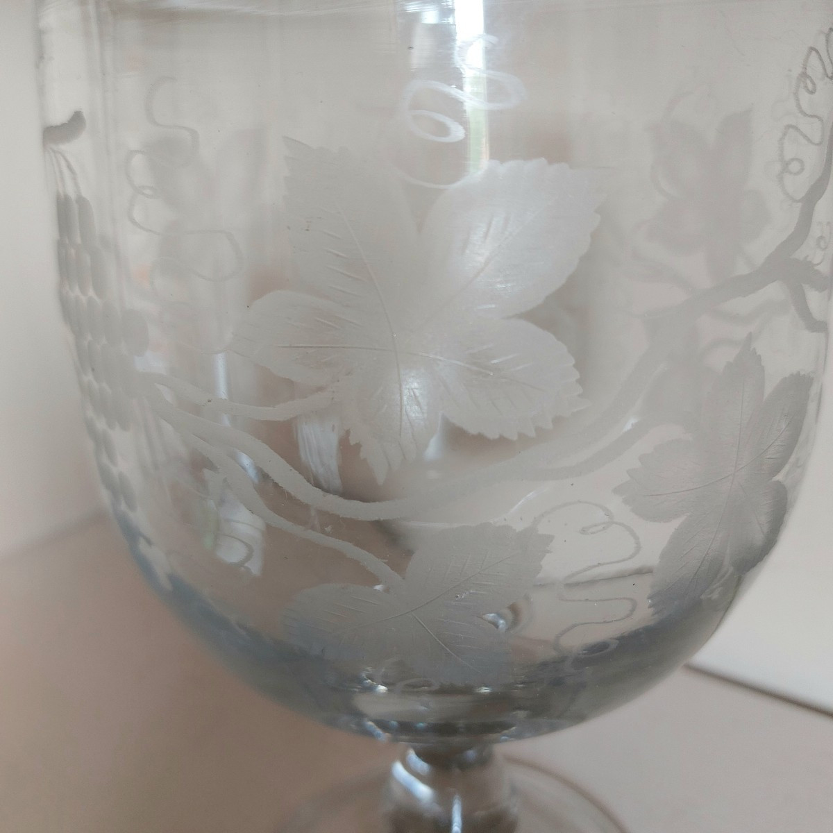 Large 19th Century Wedding Glass -photo-4