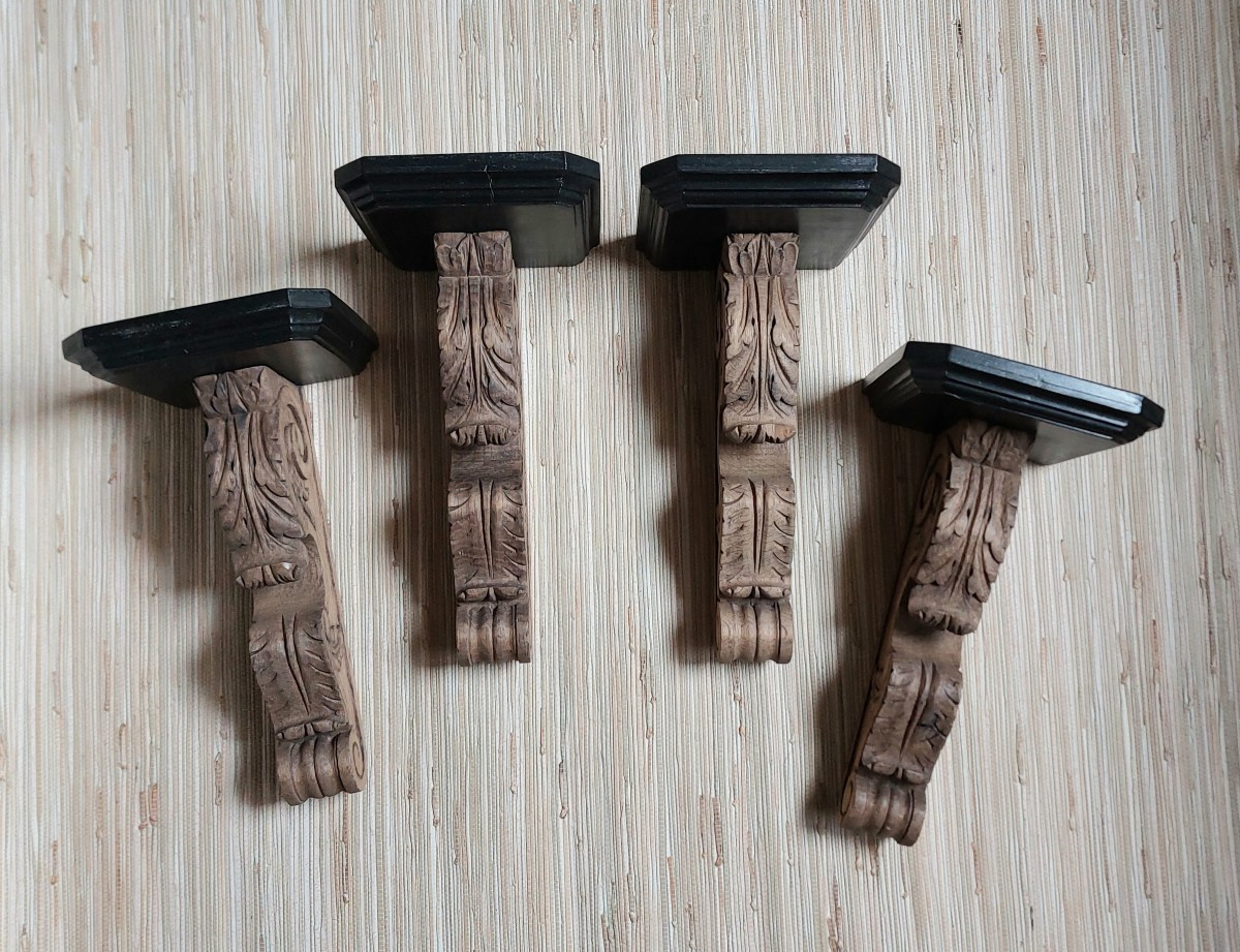 Serie de 4 consoles d'applique 