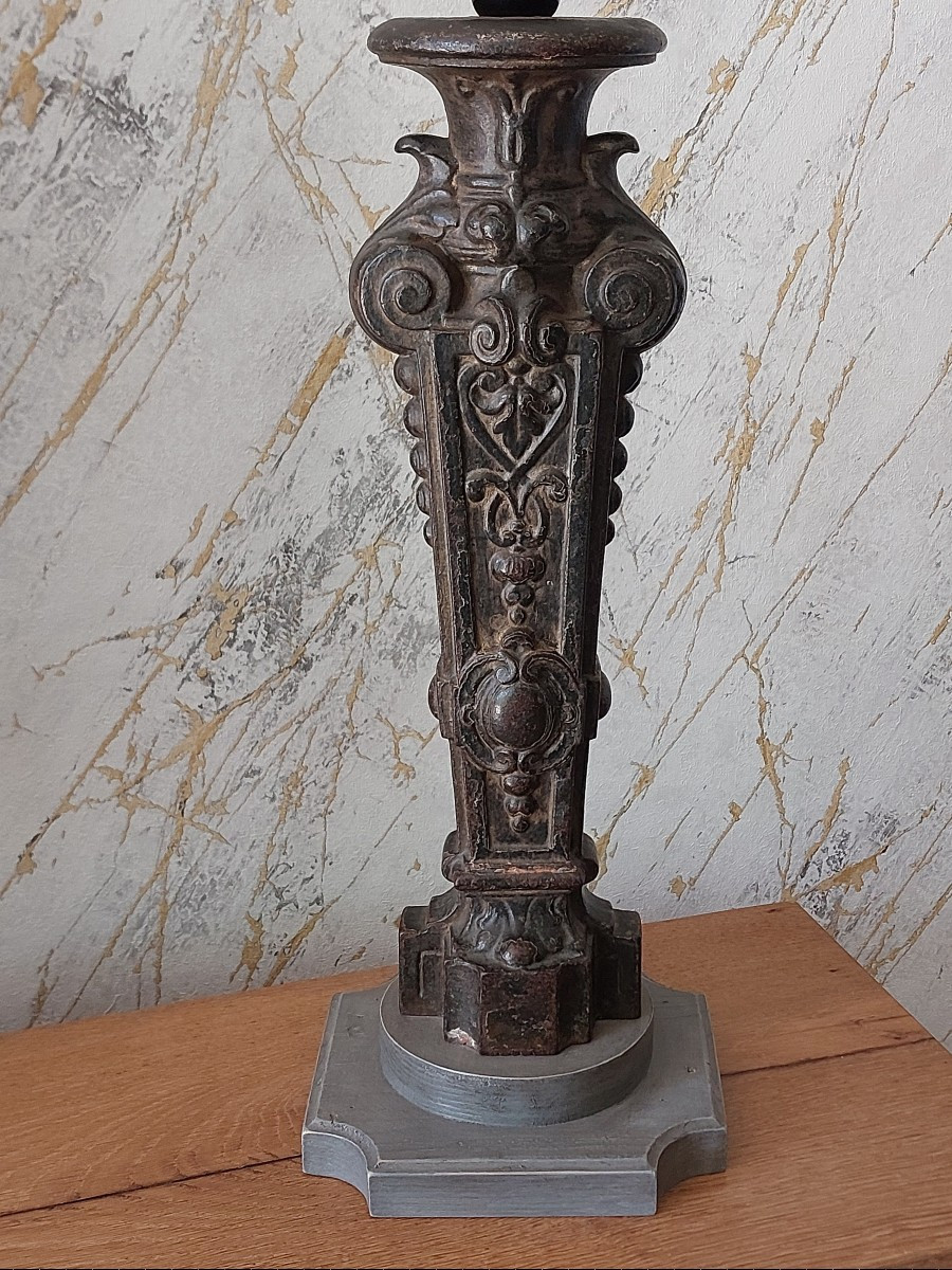 Pied de lampe en fonte -photo-1