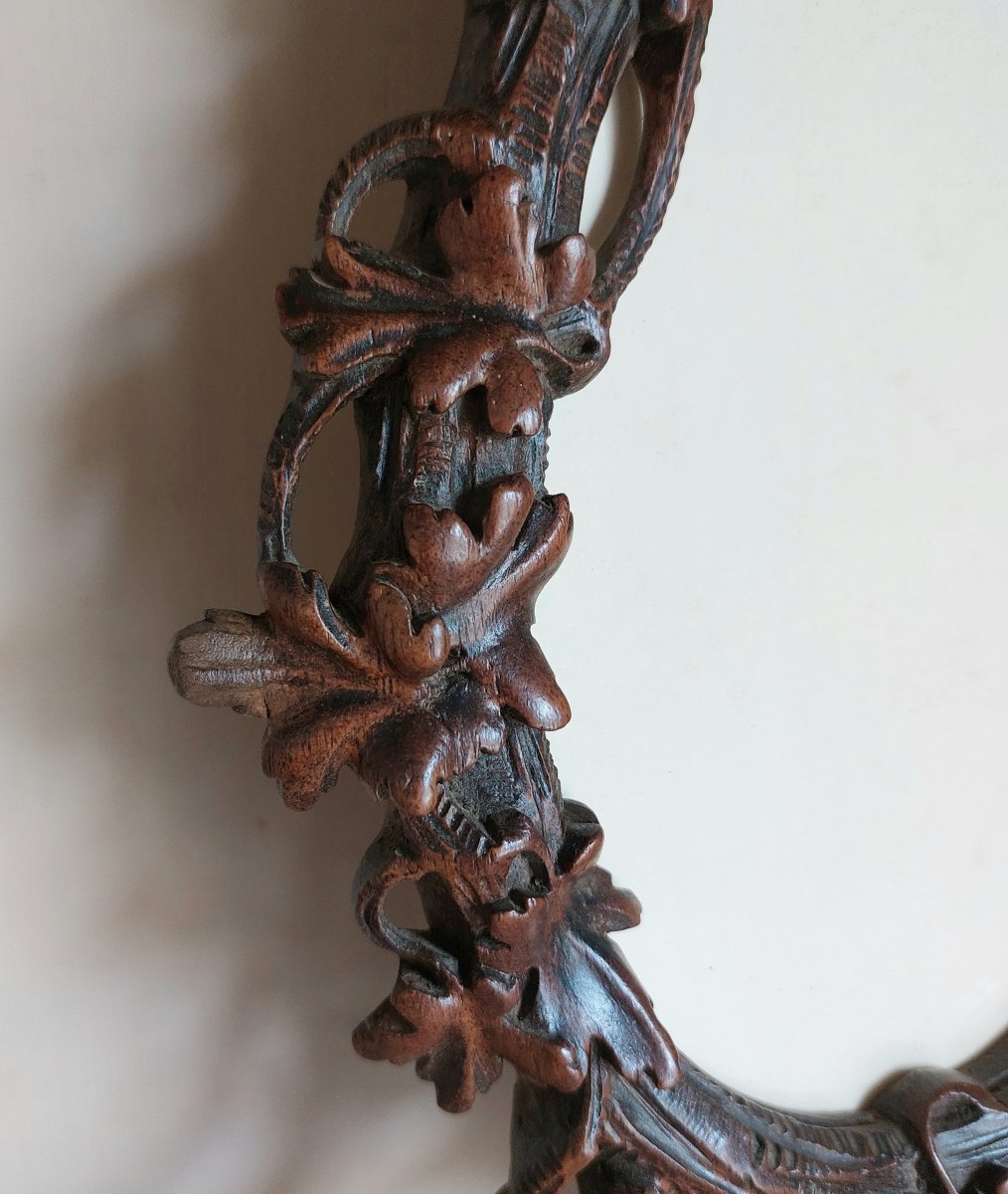 Oval Walnut Frame, Crafted In The Black Forest -photo-2