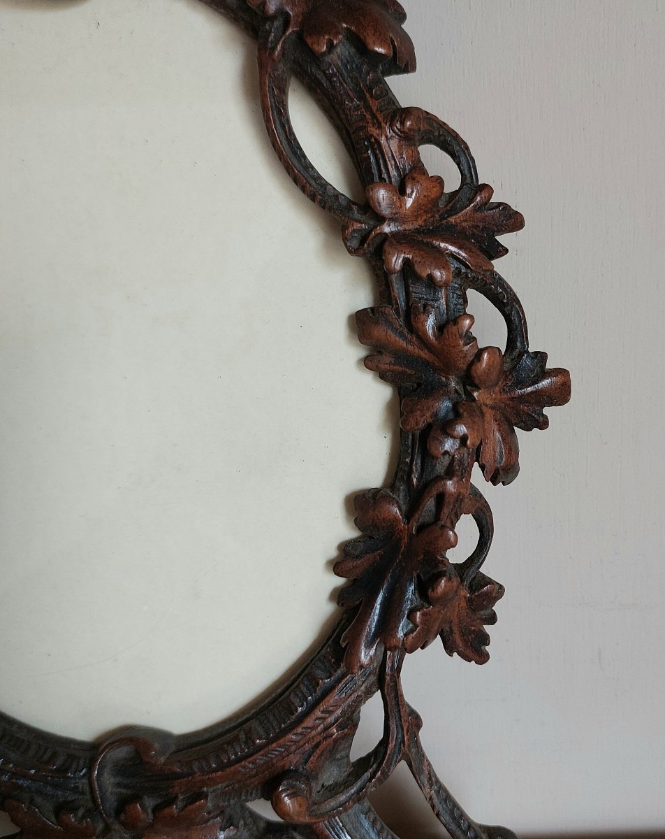Oval Walnut Frame, Crafted In The Black Forest -photo-3