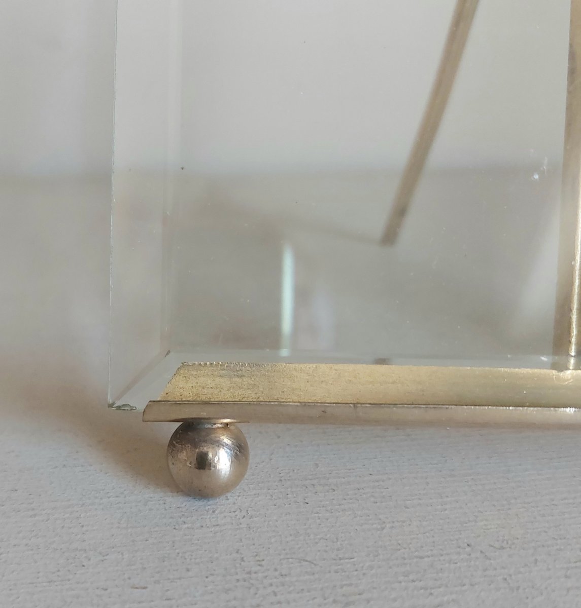 Gilded Bronze Easel-style Photo Frame -photo-1