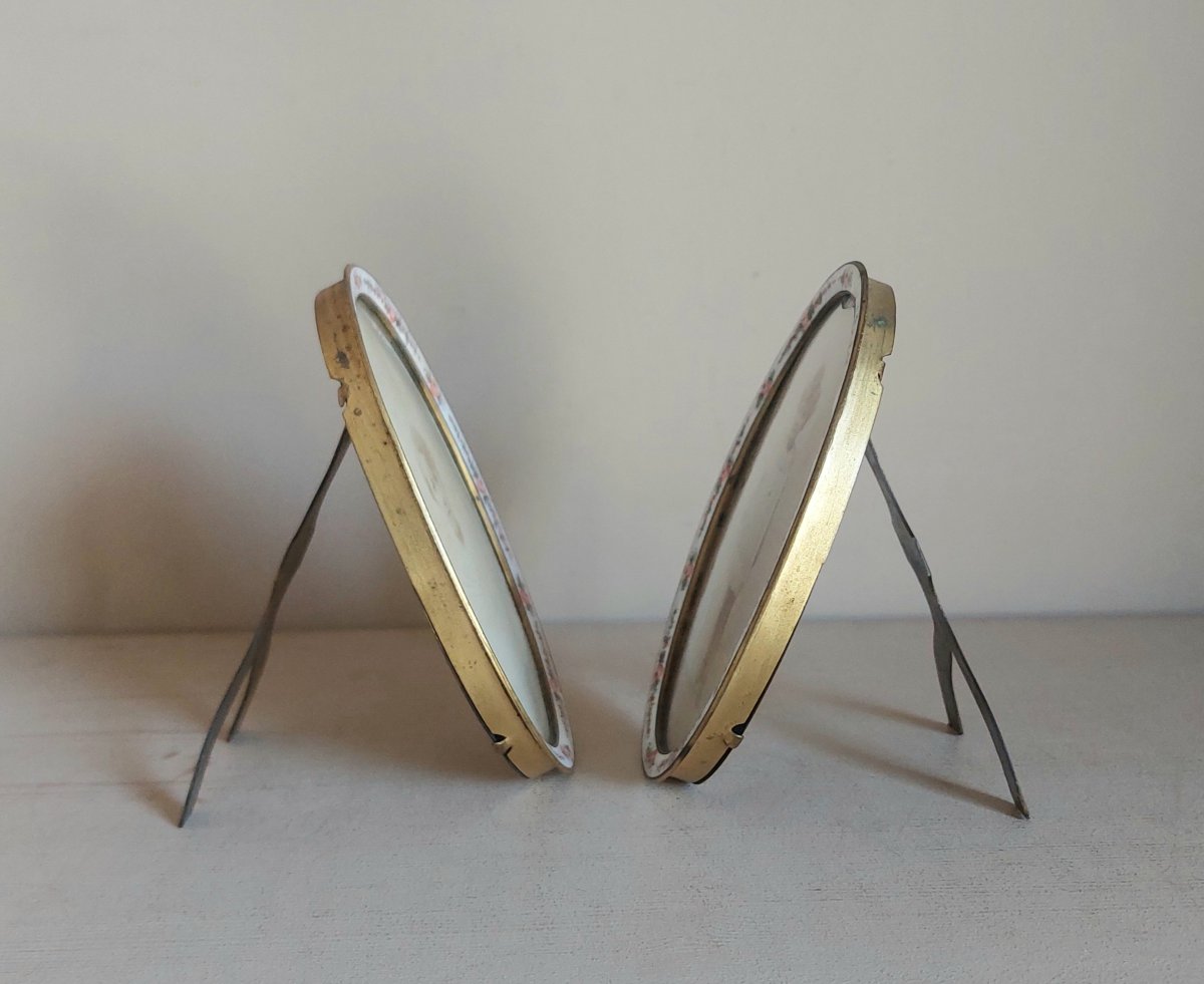 Pair Of Oval, Enameled Picture Frames -photo-2