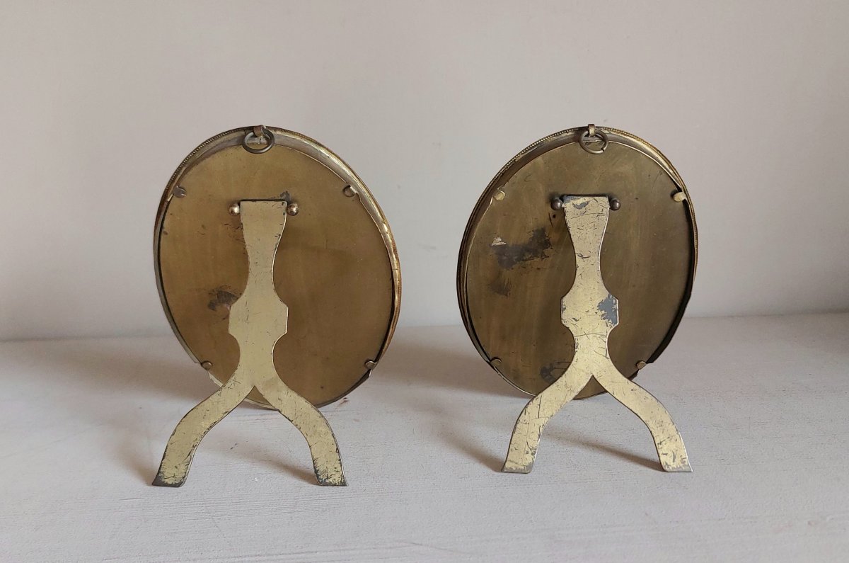Pair Of Oval Picture Frames -photo-3