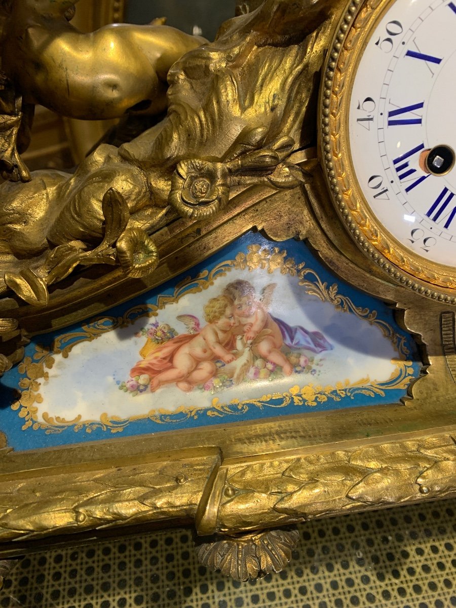 Pendulum And Candlesticks Gilt Bronze Trim & Sevres Cherubs Plates-photo-5
