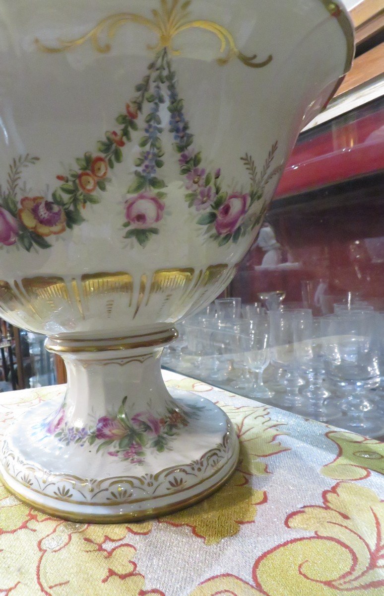 Rare Very Large Paris Porcelain Cup Painted Decorated With Floral Garlands Period 1900-photo-1