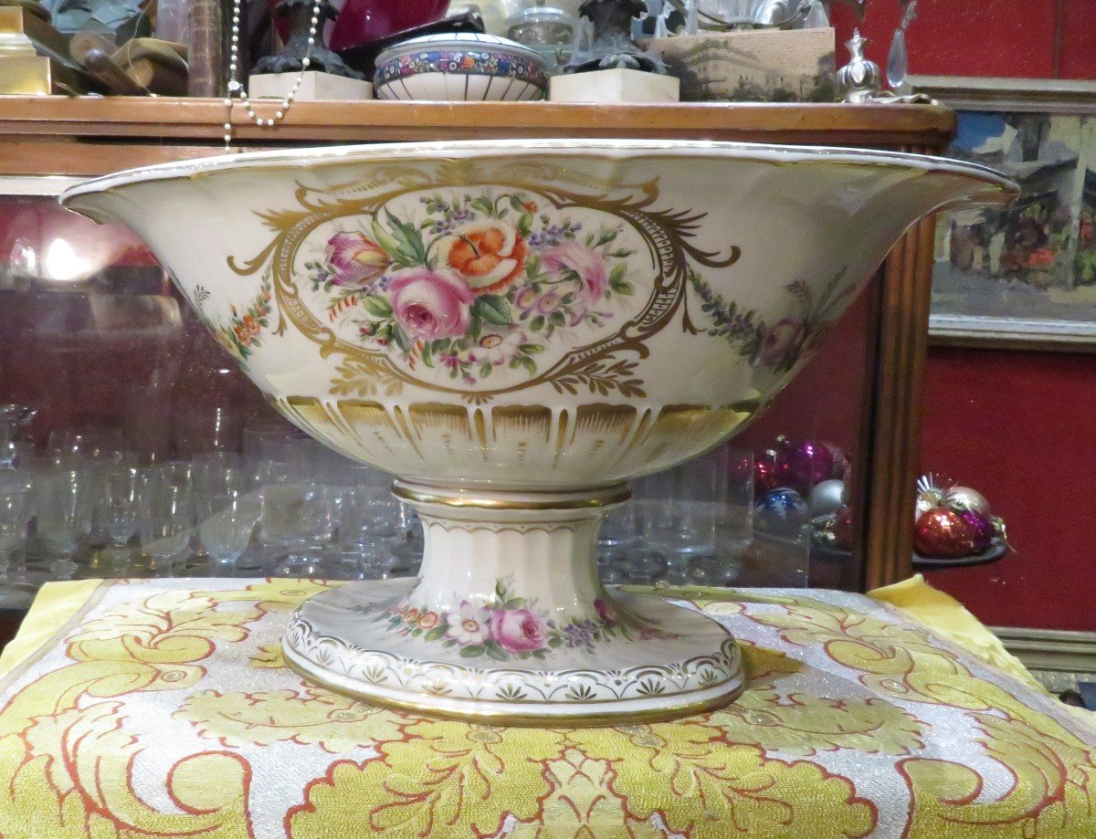 Rare Tres Grande Coupe En Porcelaine De Paris Peinte A Decor De Guirlandes Florales Epoque 1900
