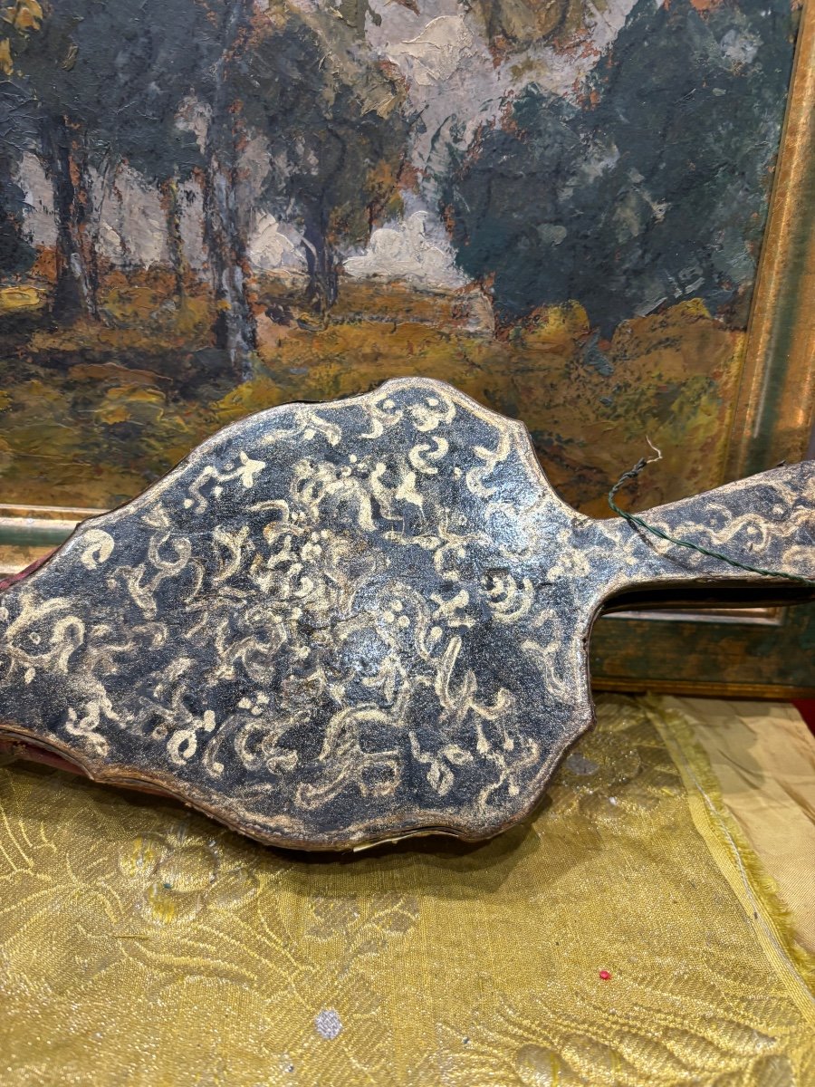 18th Century Bellows In Wood And Chinese Lacquer Red Moroccan Leather Fireplace -photo-2