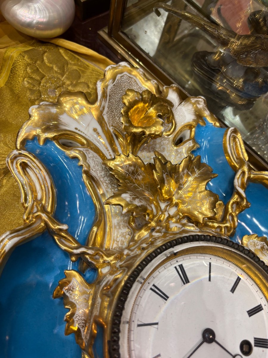 Cartel Pendule Murale En Porcelaine De Paris Fin XIXe à Décor Floral Et Dorures -photo-3