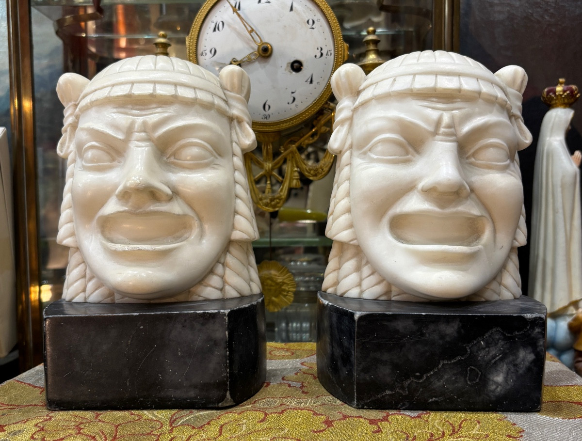 Ancienne Paire De Serre Livres à Décor De La Comédie Grecque  Thespis  En Albâtre Vers 1930