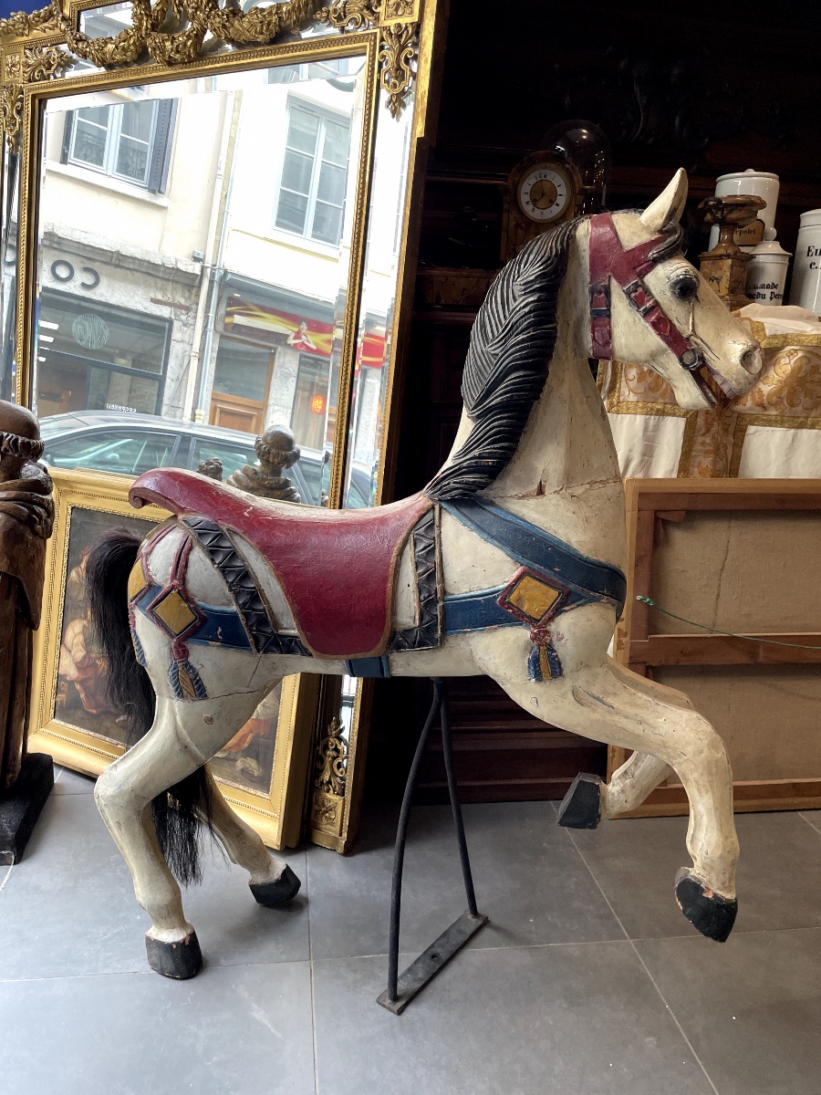 ancien cheval de manège en bois carroussel yeux en sulfure queue en crin art forain 