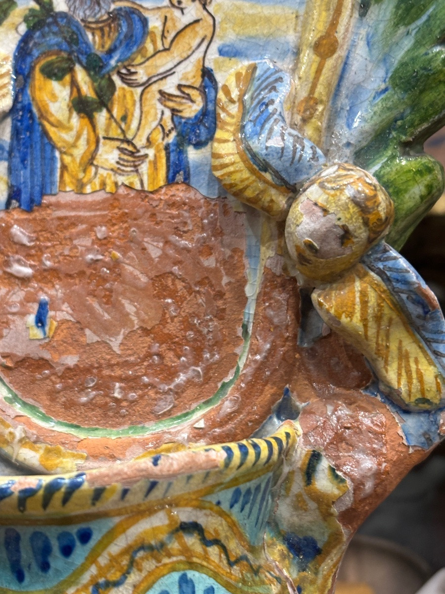 Italian Majolica Large Holy Water Font 17th-18th Century, Deruta Or Urbino Polychrome Earthenware With Cherubs -photo-4