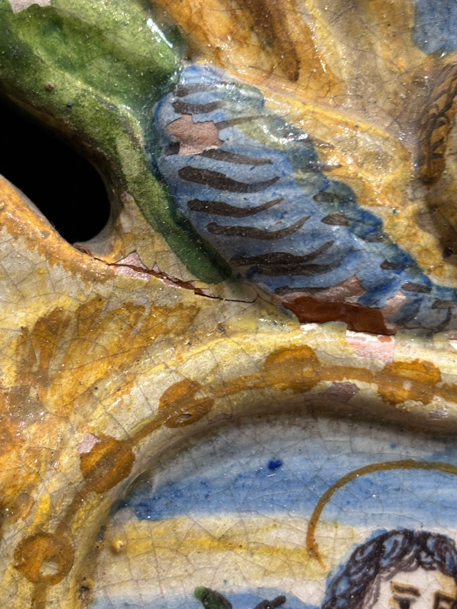 Italian Majolica Large Holy Water Font 17th-18th Century, Deruta Or Urbino Polychrome Earthenware With Cherubs -photo-4